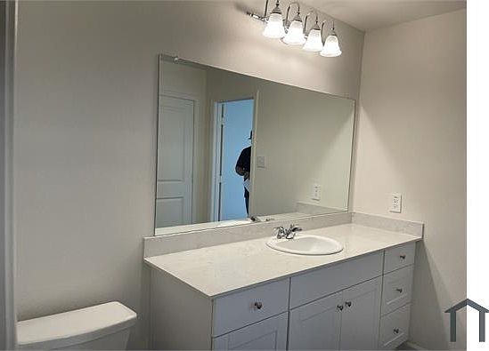 2nd image of 721 Richmond Dr