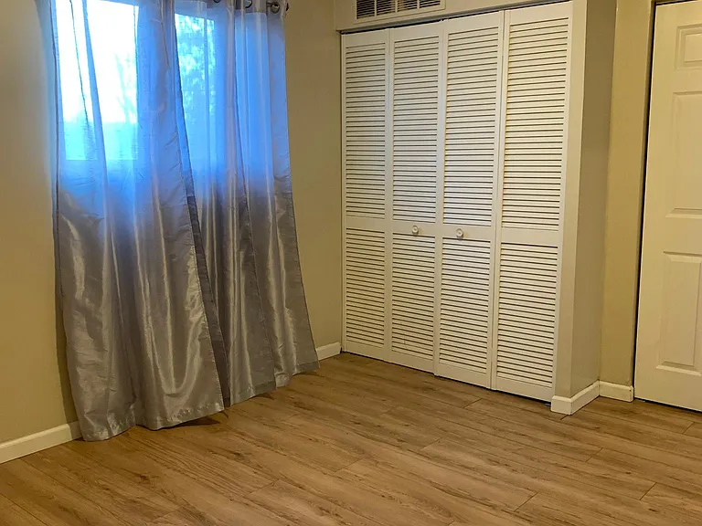 1100 Oneil Blvd #5 — Photo 9
