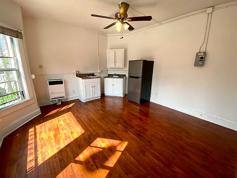 Bixel apts LLC — Photo 29