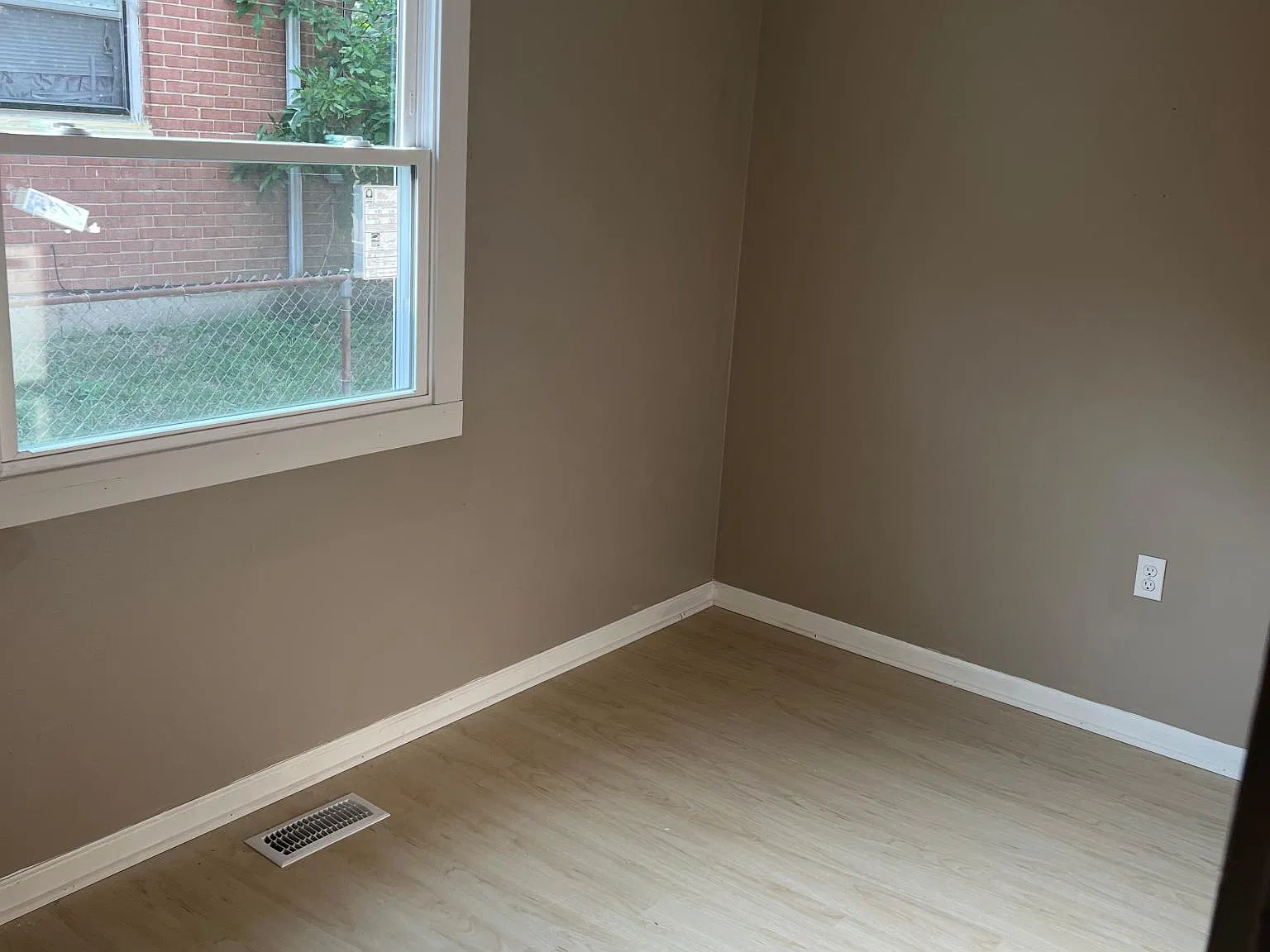 6221 Carmin Ave — Photo 3