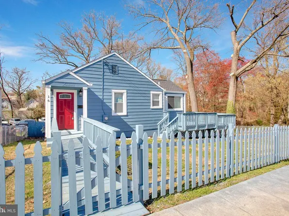 16 Vale Pl, Capitol Heights, MD 20743
