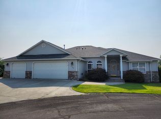 106 Prestwick Ln, Pasco, WA 99301