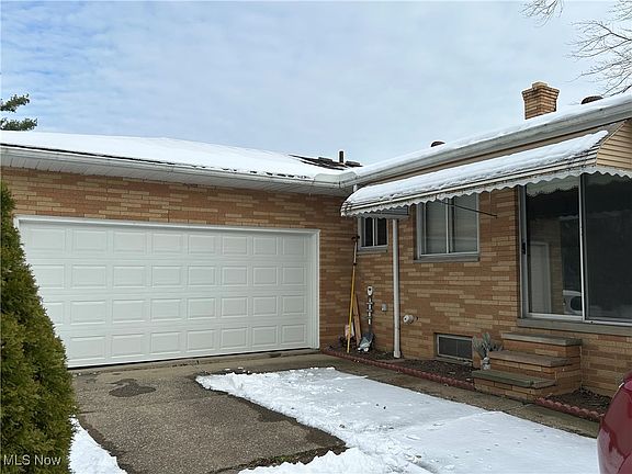 3rd image of 22506 Sharon Ln