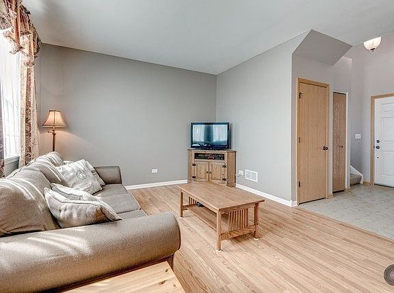 4th image of 3106 W Gloria Ln
