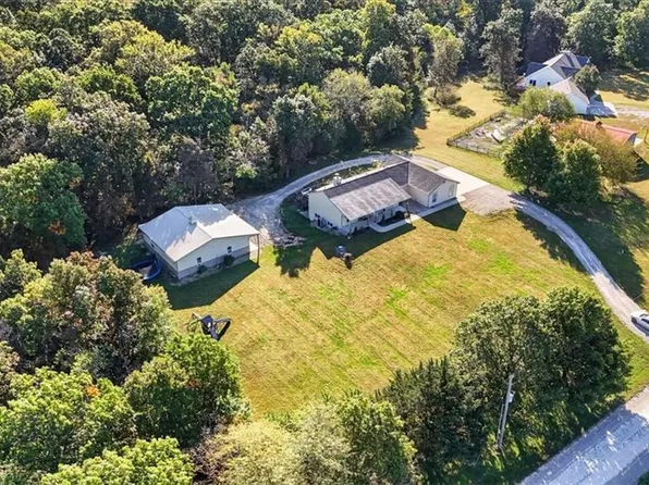 3815 Indiana Rd, Pomona, KS 66076