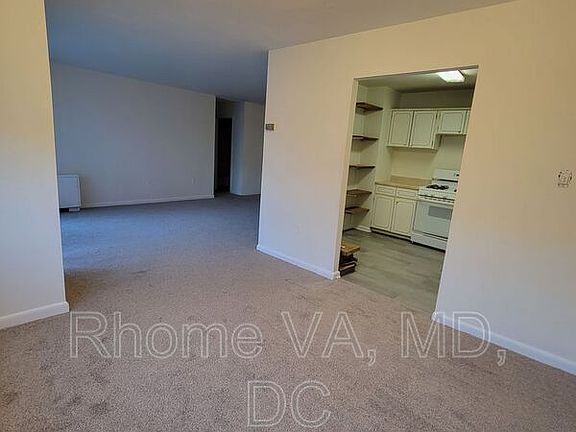 3rd image of 8830 Piney Branch Rd APT 403