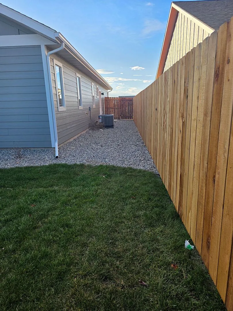 Brand New 3 Bed 2 Bath with double attached garage in Belgrade — Photo 1