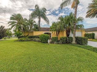4489 Beechwood Lake Dr, Naples, FL 34112
