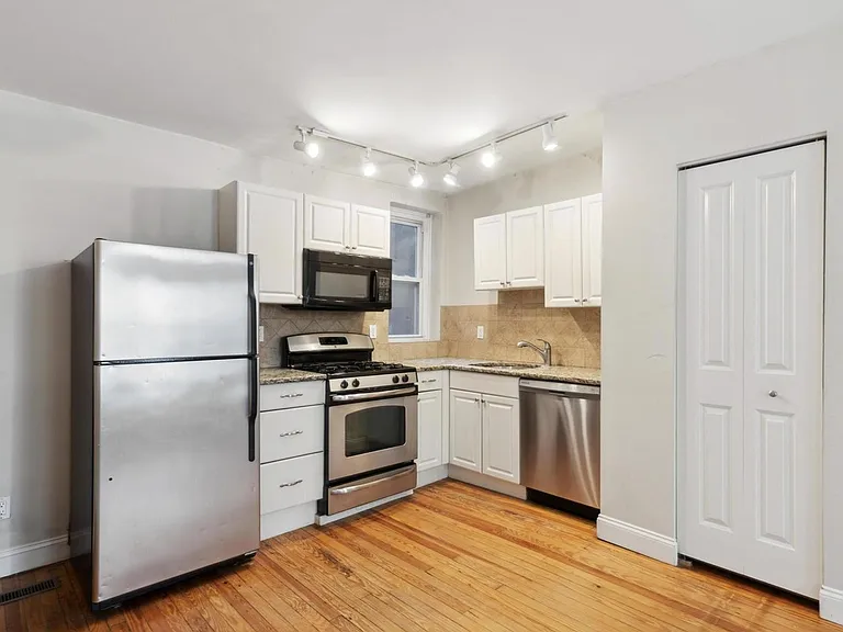750 S Martin St #1 — Photo 2