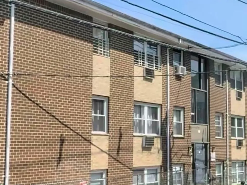 901 Stuyvesant Ave #C2