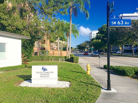 5th image of 6295 Sunset Dr