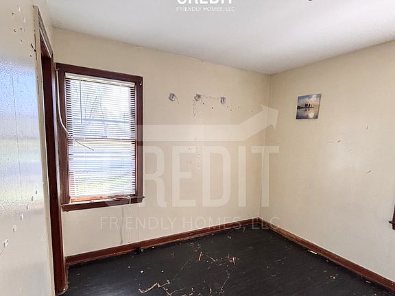 3rd image of 2616 E Logan St