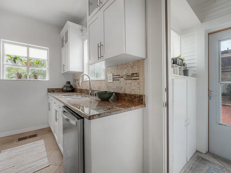 1109 E Patterson St — Photo 18