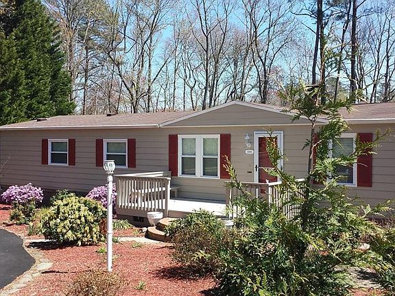 2nd image of 2090 Fieldcrest Dr