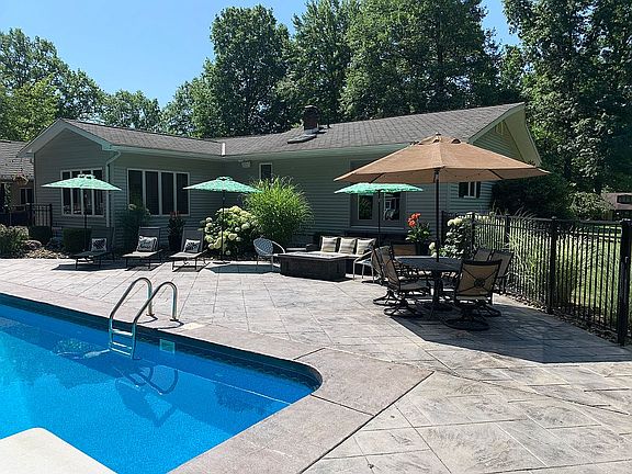 Pool area 