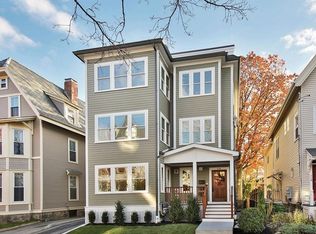 114 Davis Ave #3, Brookline, MA 02445