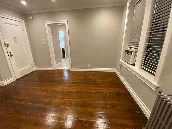 5th image of 45-30 Court Sq #17E