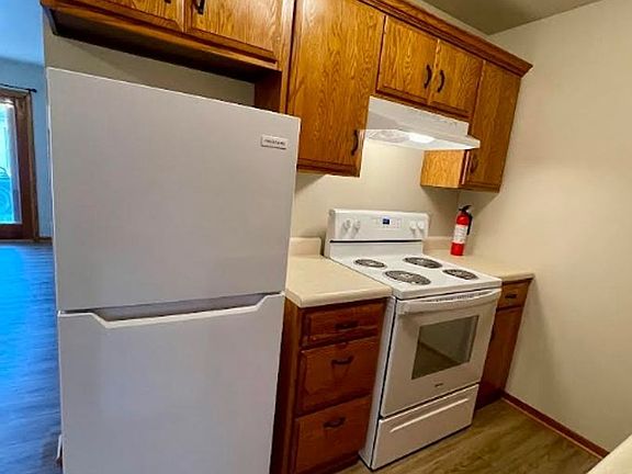 2nd image of 409 E 15th St APT 3