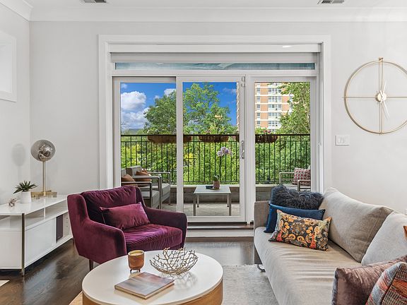 4th image of 2024 W Lemoyne St #2E