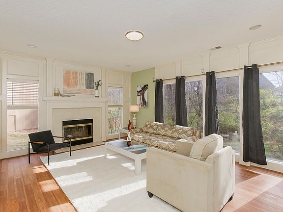 2nd image of 6506 N Elmwood Ct