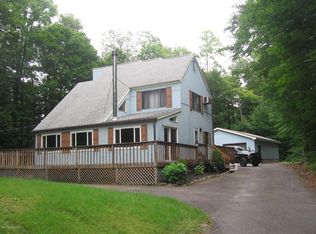 2213 Maple Leaf Ct, Pocono Lake, PA 18347