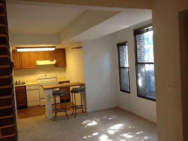 Living room/kitchen