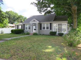 812 East St, Dedham, MA 02026