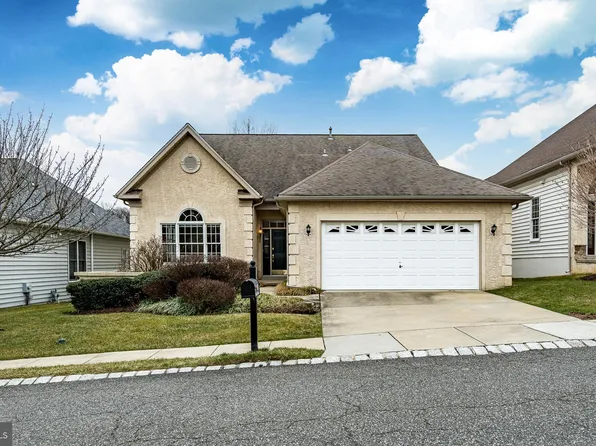 6 Field Dr, Garnet Valley, PA 19060