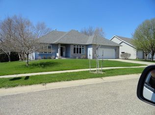 1025 Canterbury Ln NW, Rochester, MN 55901