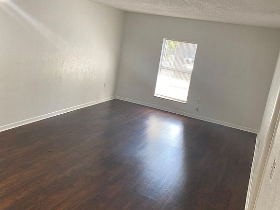3rd image of 145 Picardy Villa Cir APT 201