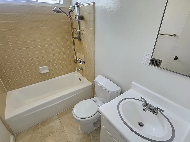 323 N Rampart Blvd #7 — Photo 7