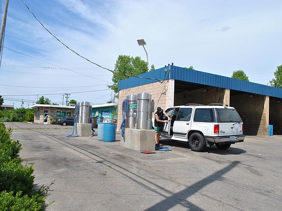 5th image of 4686 Indianola Ave