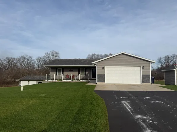 13837 Meadowoak Dr NE, Greenville, MI 48838