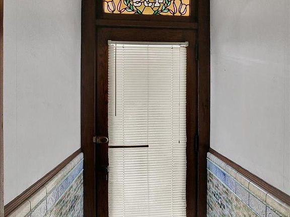 3rd image of 435 N Queen St