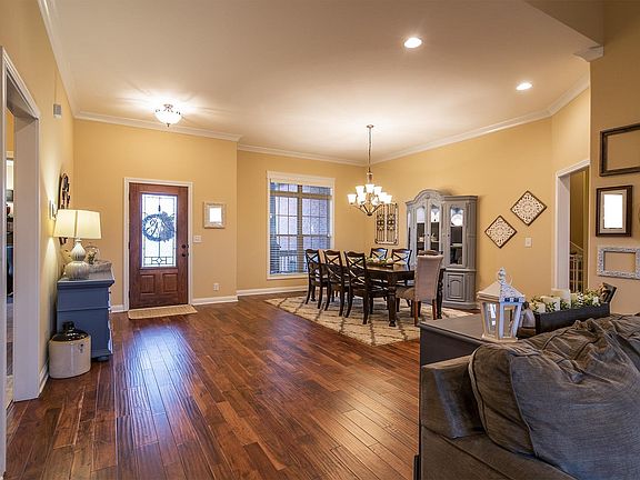 3rd image of 4420 Ironhorse Way