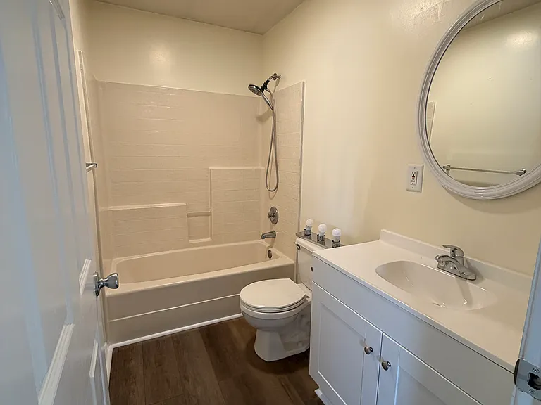 16699 Mooresville Rd #C — Photo 10