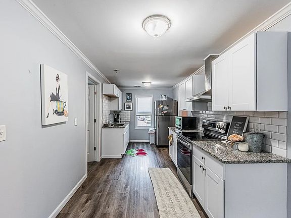 3rd image of 1366 Park St #D
