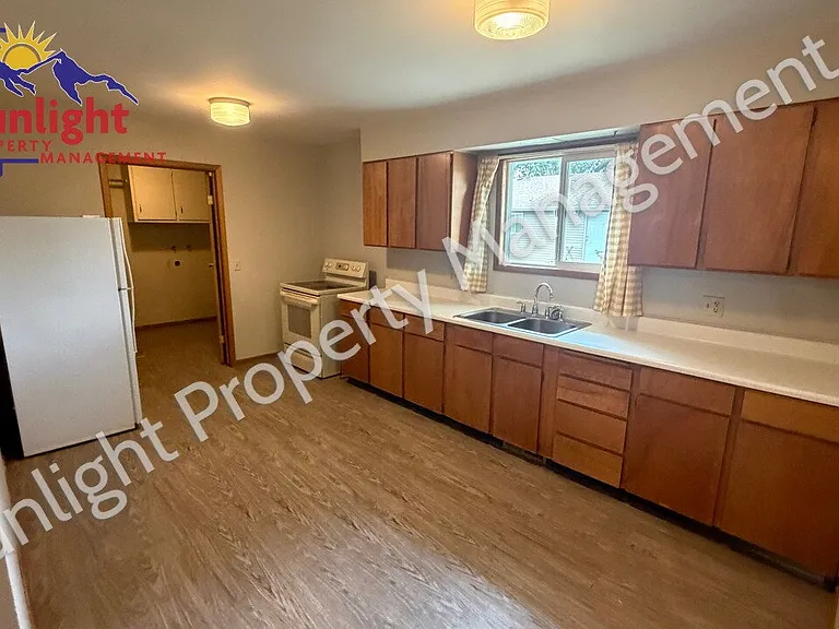 404 S 1st Ave — Photo 3