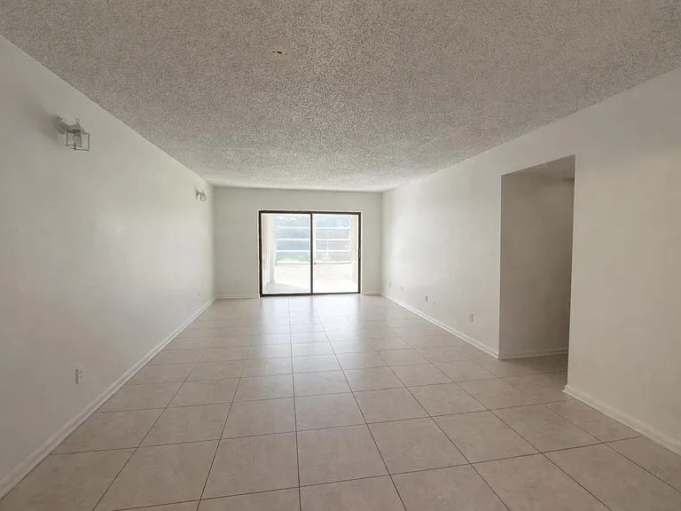 9440 SW 8th St #208 — Photo 15