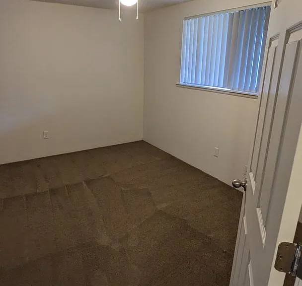 Royal Crest Townhomes — Photo 135
