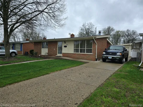 489 Henry Ruff Rd, Garden City, MI 48135