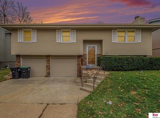 15937 Dorcas Cir, Omaha, NE 68130