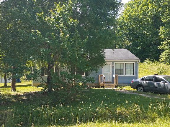 2nd image of 702 Felicia St
