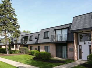 915 Westmoreland Dr #1, Vernon Hills, IL 60061