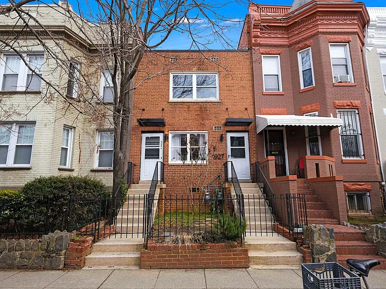 1927 1st St NW #A — Photo 2