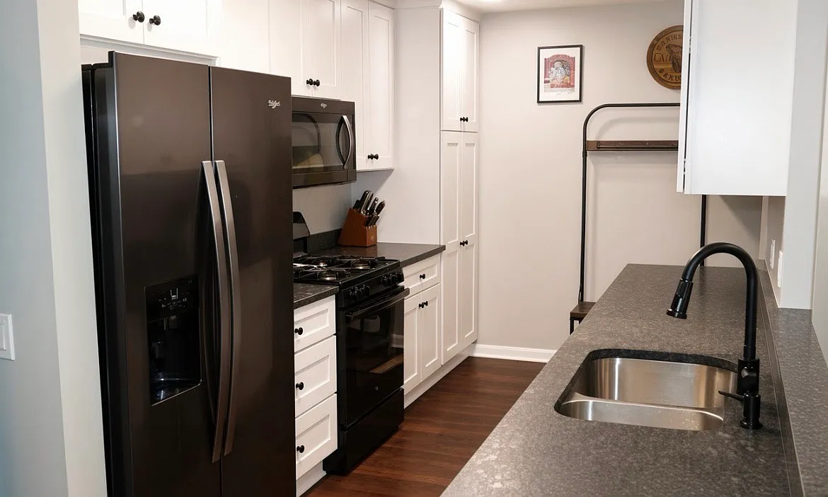 3 bed, 1128 sqft, $2,500 — Photo 4