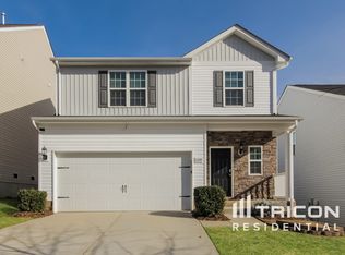 11335 Breezehill Ln, Charlotte, NC 28262