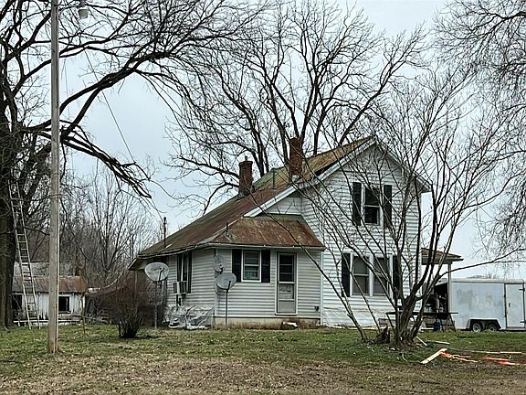 3rd image of 1370 N Stillwell Rd