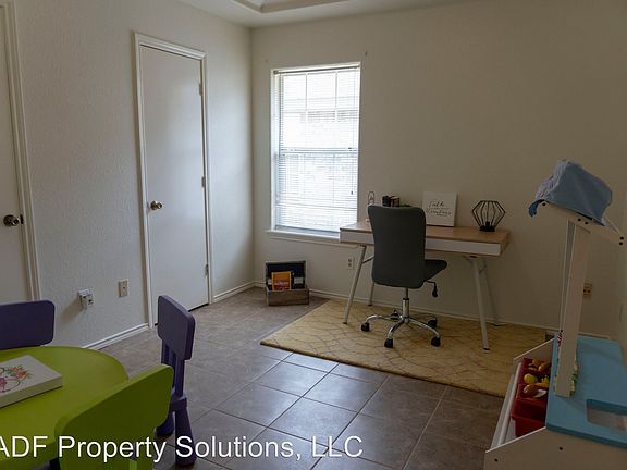 5th image of 2402 Kimberly Ln APT 1