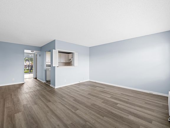 3rd image of 148 Preston Way #148